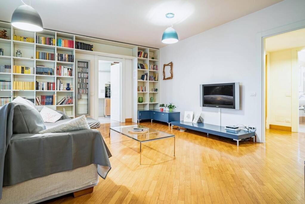 Broletto Park Apartment - Affitti Brevi Italia Лекко Экстерьер фото