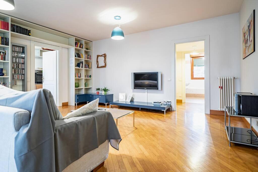 Broletto Park Apartment - Affitti Brevi Italia Лекко Экстерьер фото
